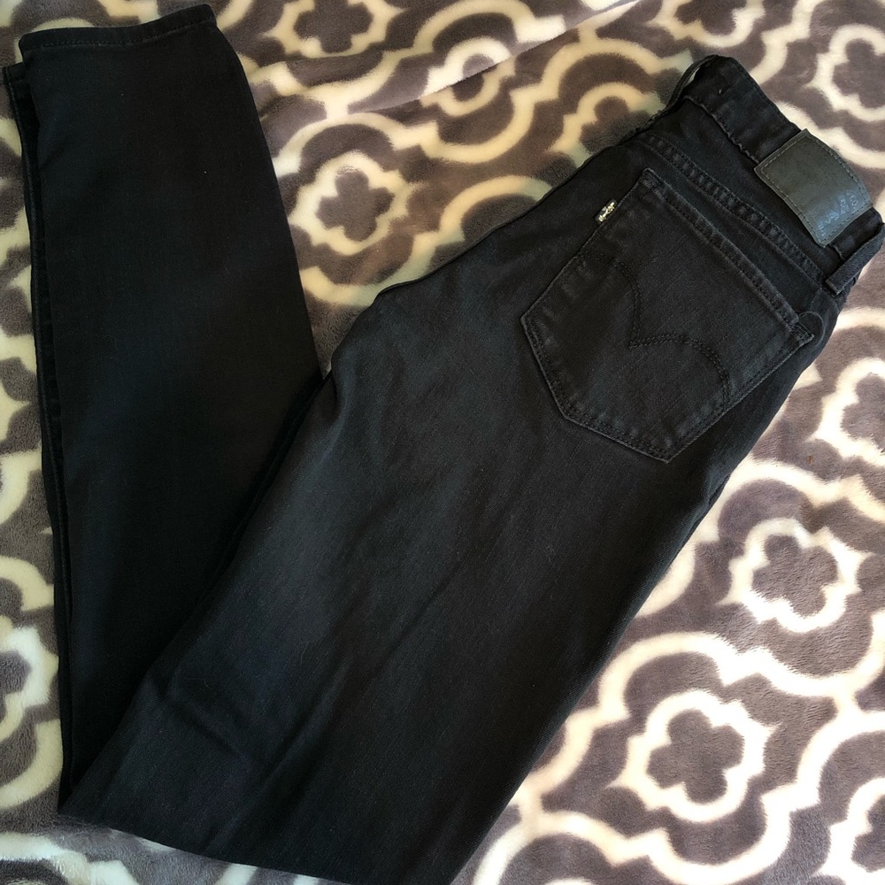 Levi’s Black 711 Skinny Jean